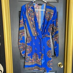 PrettyLittleThing Blue and Gold Long Sleeve Wrap Dress